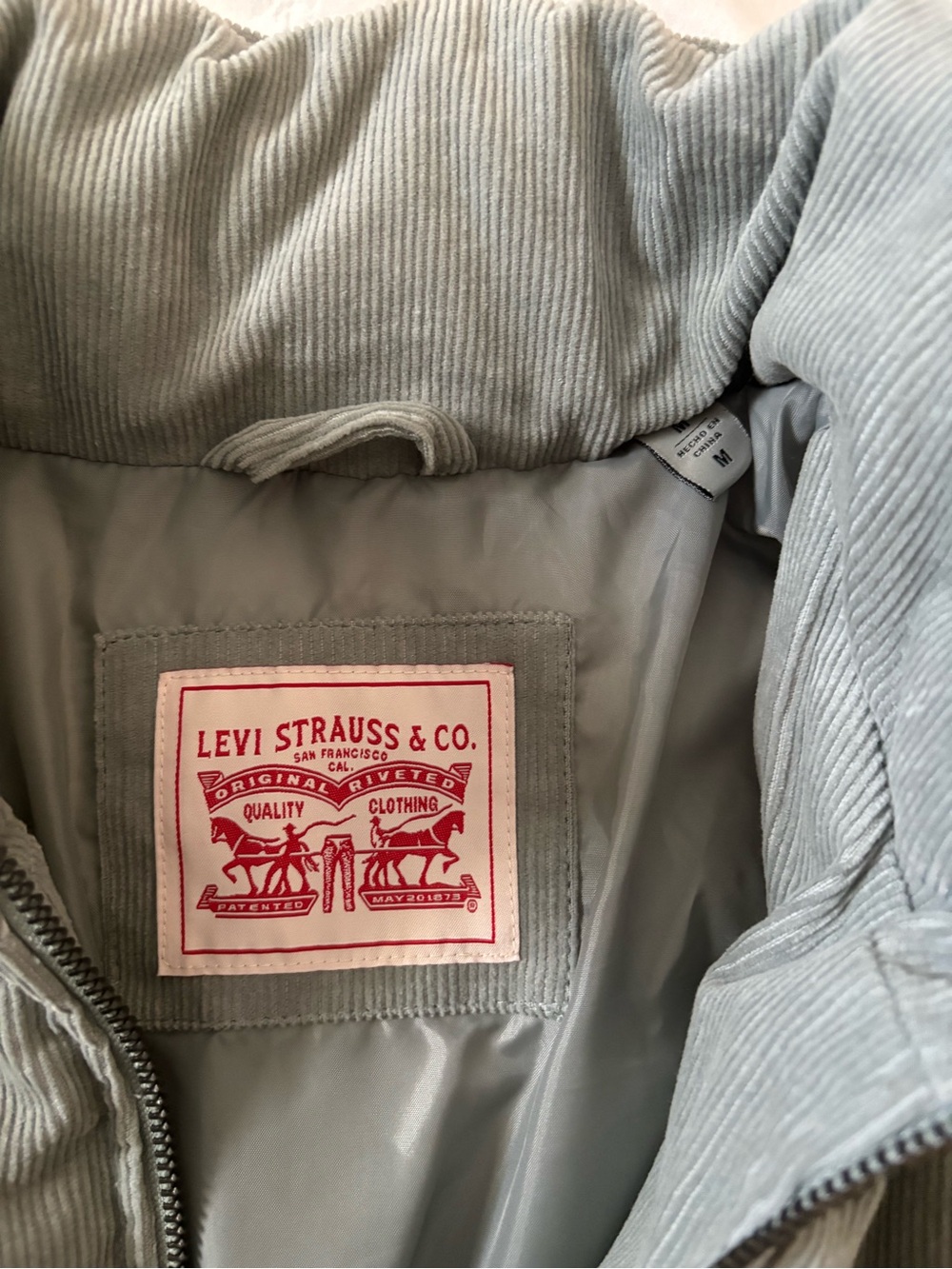 Levi's Sage Green Corduroy Puffer Jacket - Picture 3 of 3